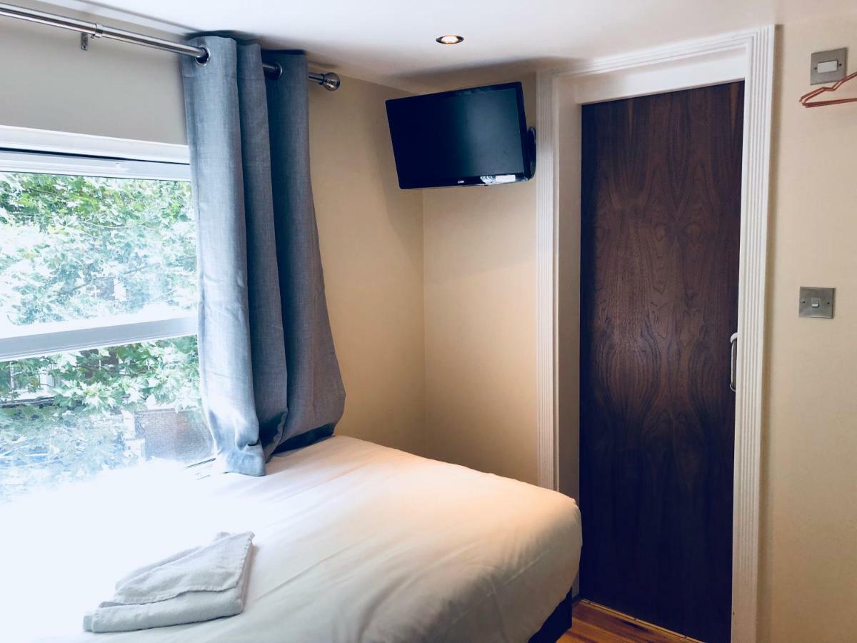 Single Studio (1 Adult) [NR]